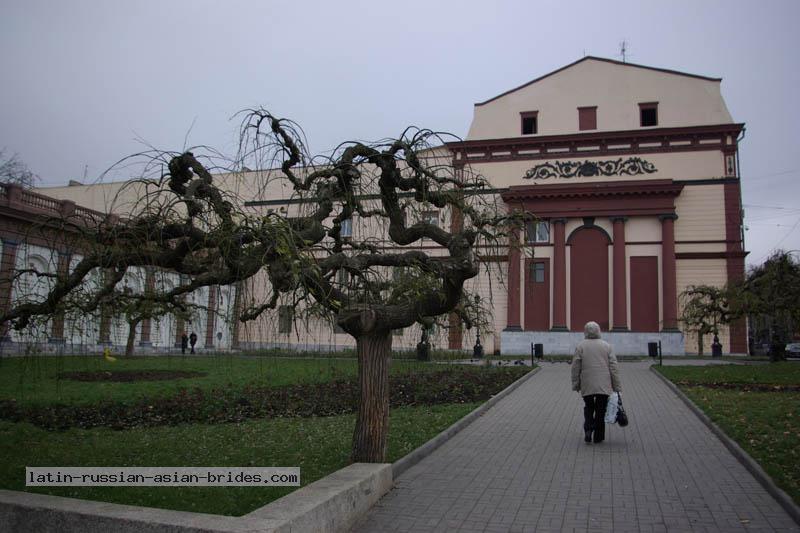ukraine-women-12-08-200